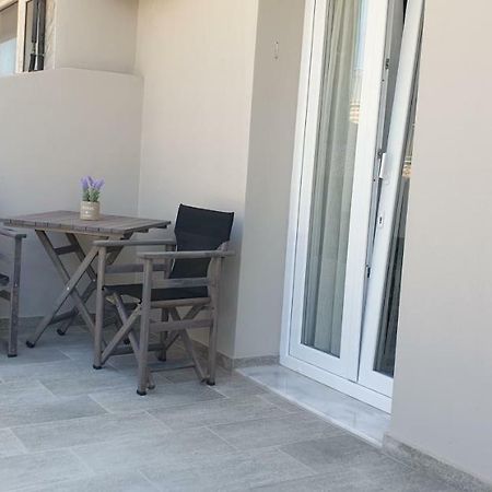 Chriselia 1 Apartment Nea Roda Luaran gambar