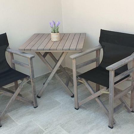 Chriselia 1 Apartment Nea Roda Luaran gambar