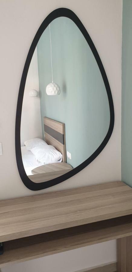 Chriselia 1 Apartment Nea Roda Luaran gambar