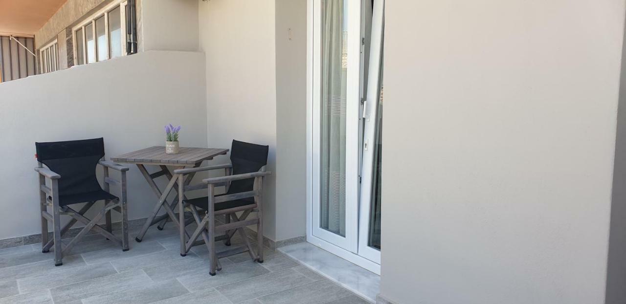 Chriselia 1 Apartment Nea Roda Luaran gambar